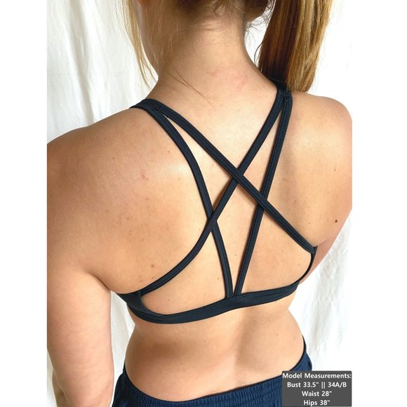 🔥 SALE 🔥 UO Strappy Front Clasp Sports Bra - Picture 3 of 6